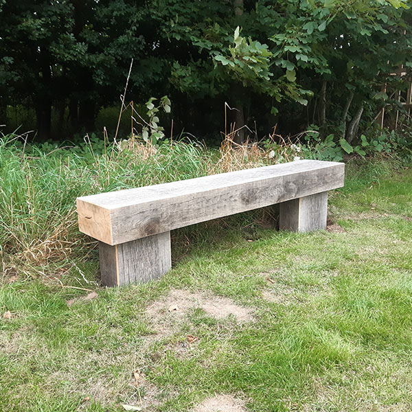 Robust havebænk byggesæt på i have - EGFI