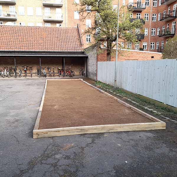 Petanquebane 3x12 meter anlagt i gårdhave på Frederiksberg