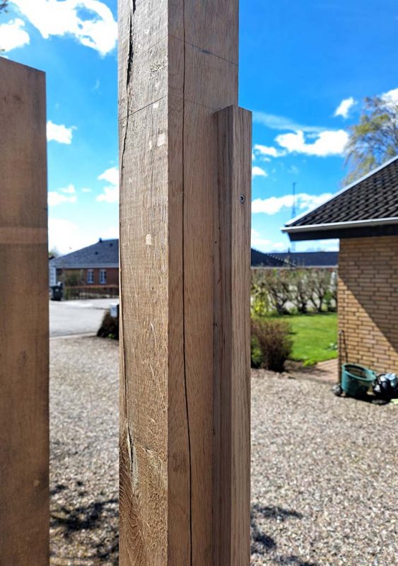 byggevejledning - hegn eghjort - stolpe med liste må til montering - 720x1024