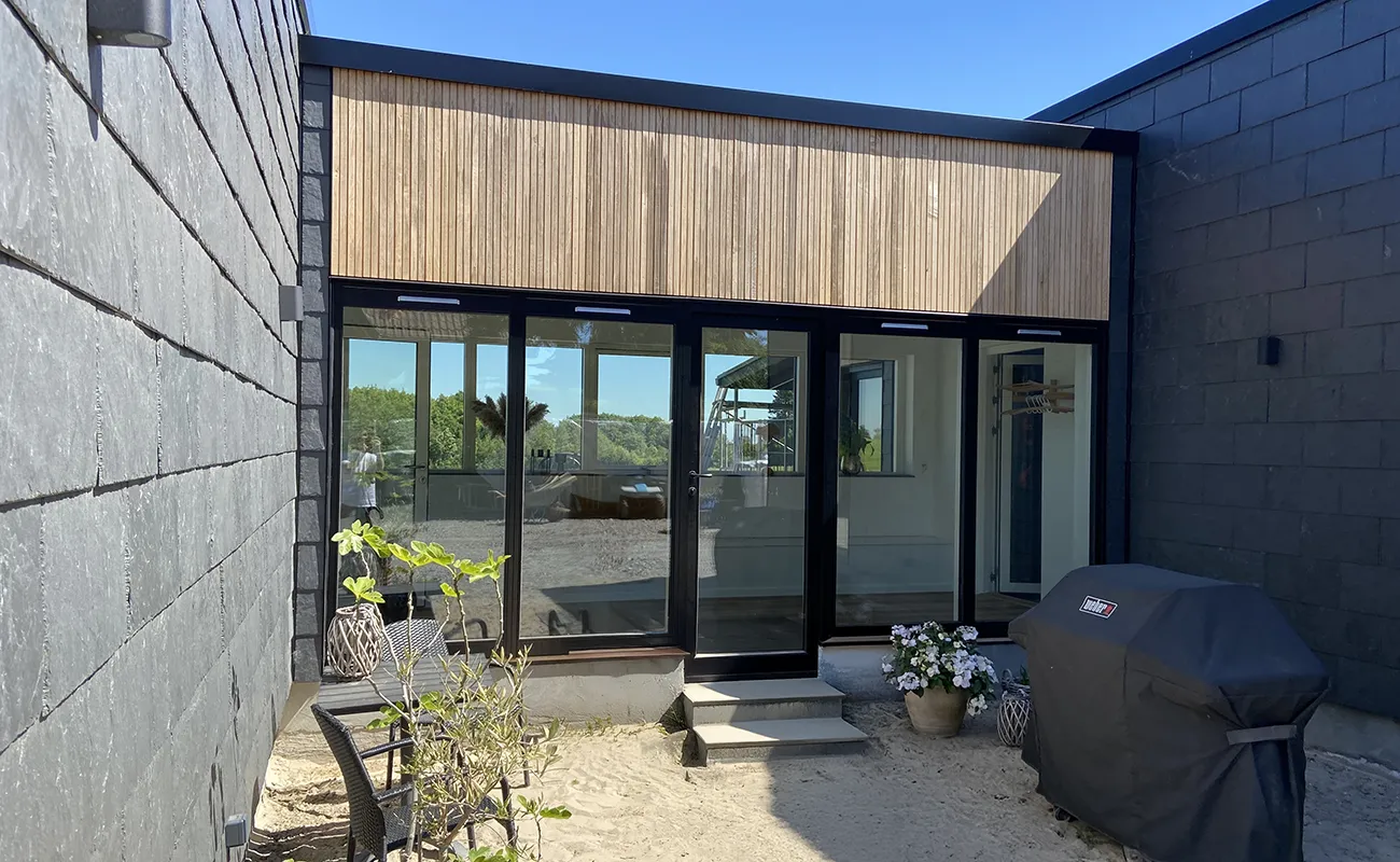 Indgangsparti i egetræ