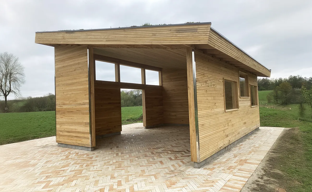 Tjæreborg grusgrav lufttørret egetræ